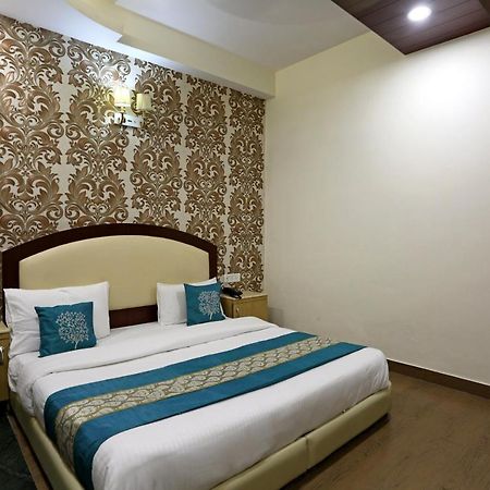 Oyo Hotel Asko International Near Gurudwara Shri Bangla Sahib New Delhi Exterior photo