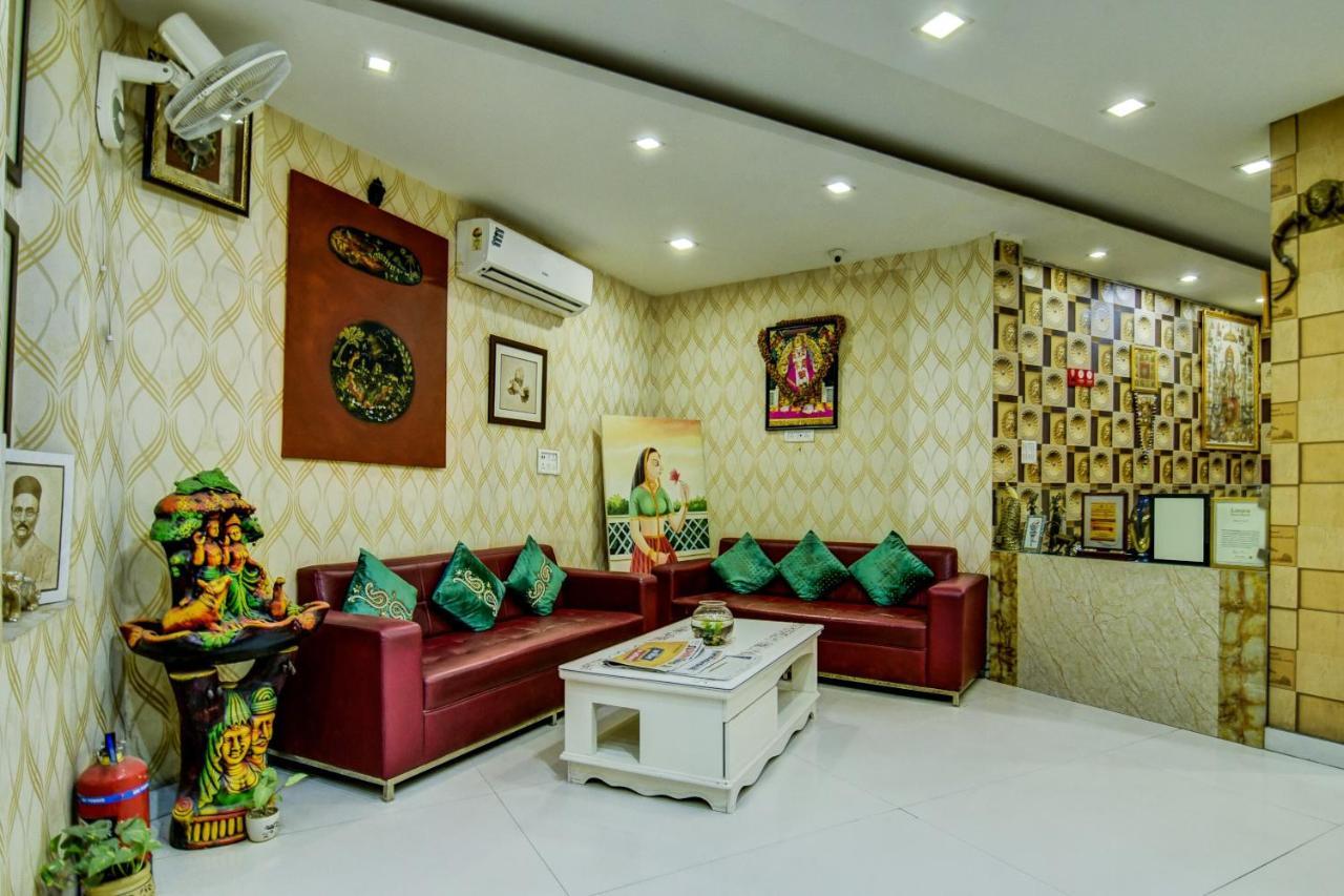Oyo Hotel Asko International Near Gurudwara Shri Bangla Sahib New Delhi Exterior photo